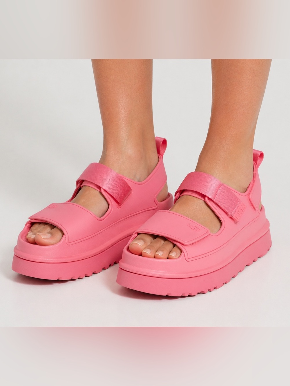 UGG Women's
Golden Glow Platform Sandals in Tropical Pink
Size 10 - Picture 2 of 8